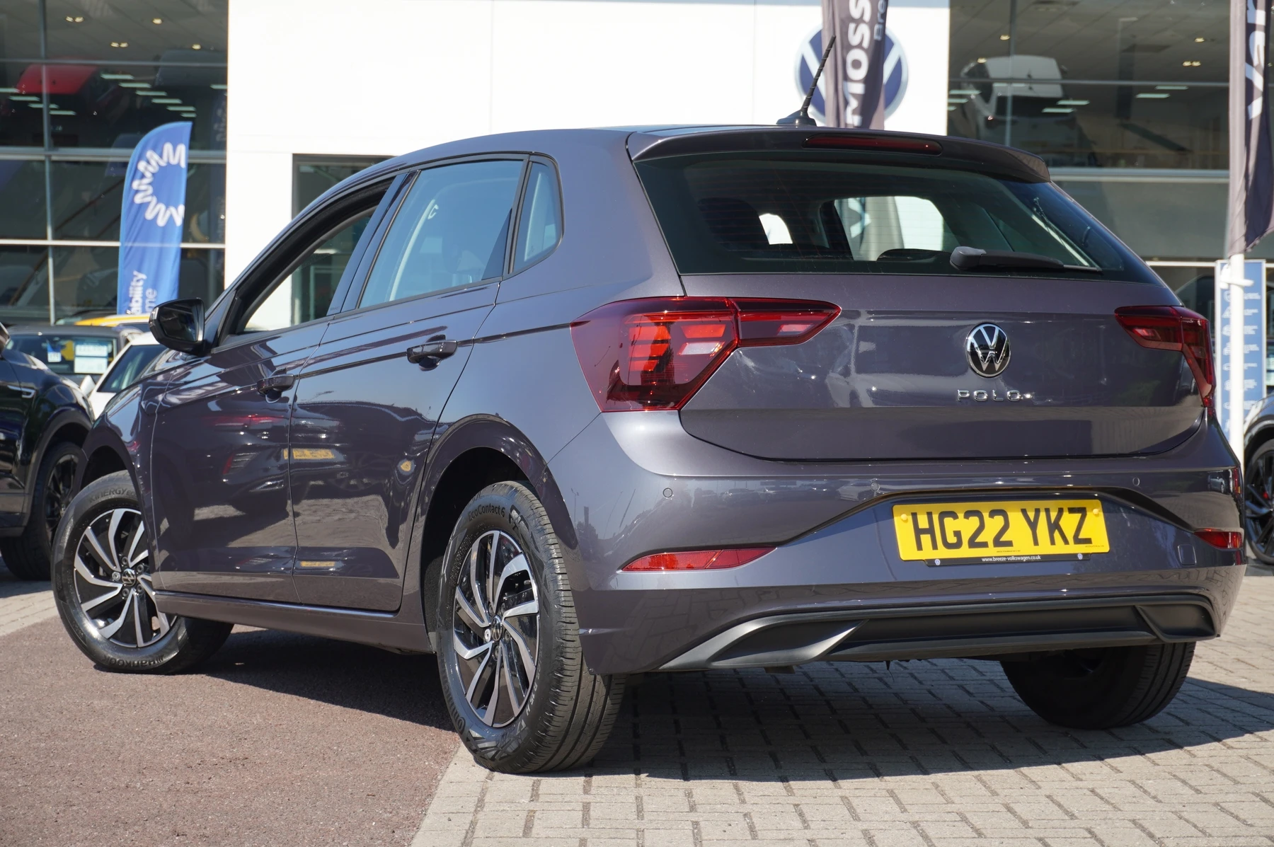 Volkswagen-Polo-image-2