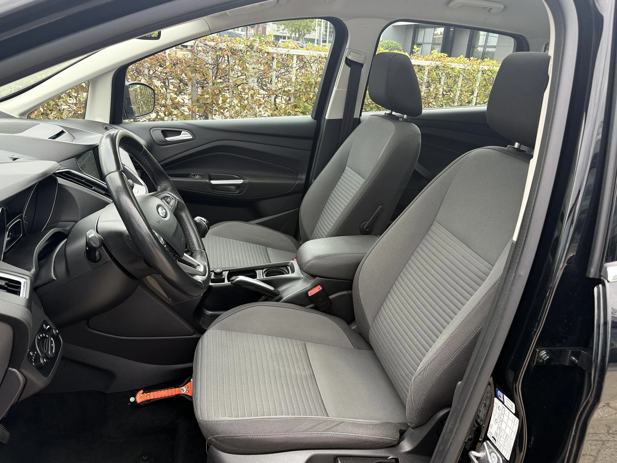 Ford-C-MAX-image-15