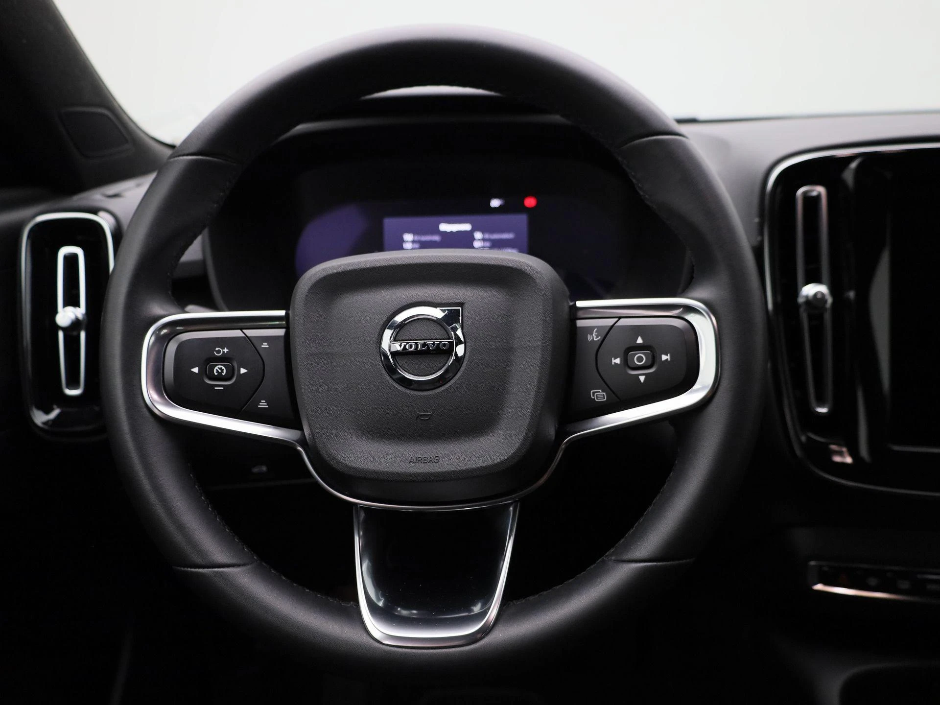 Volvo-XC40-image-6