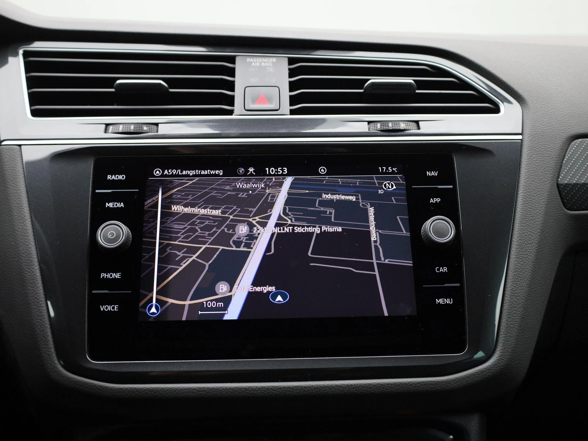 Volkswagen-Tiguan-image-16