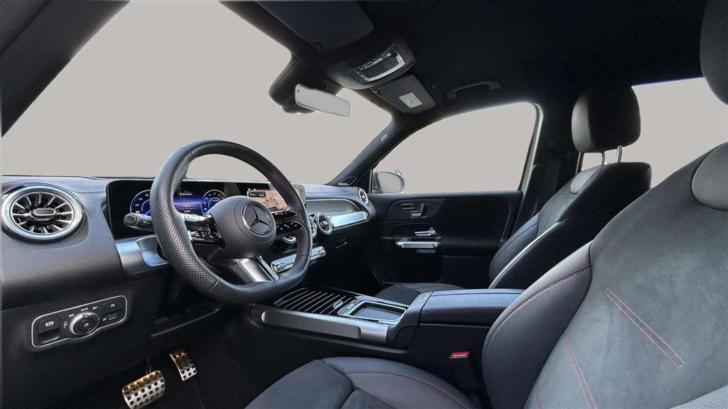 Mercedes-Benz-EQB-image-9