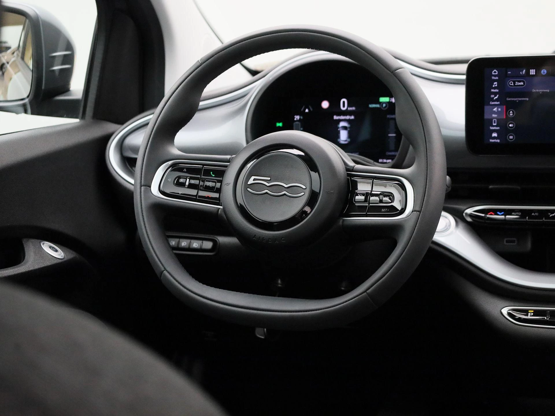 Fiat-500e-image-8