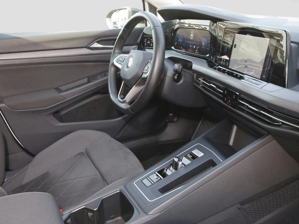Volkswagen-Golf-image-8