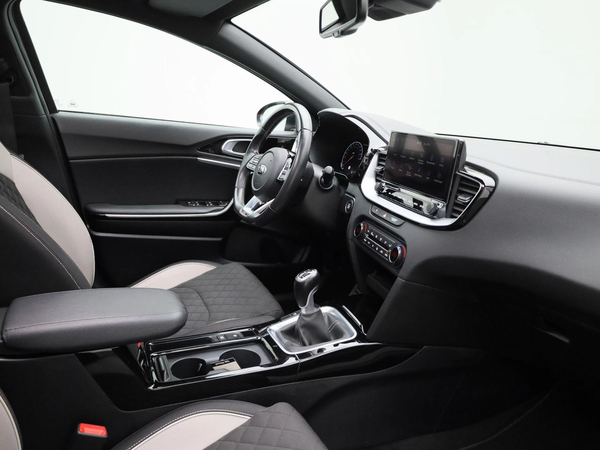 Kia-ProCeed-image-31