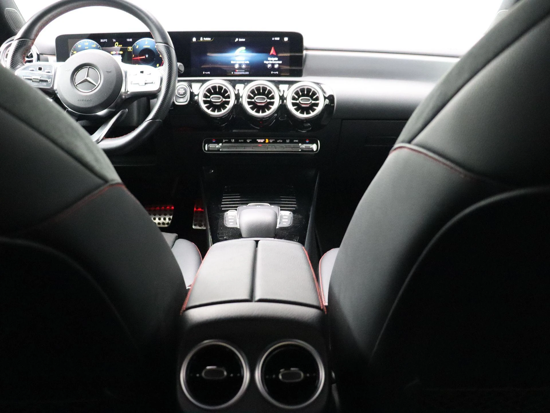 Mercedes-Benz-A-Klasse-image-21
