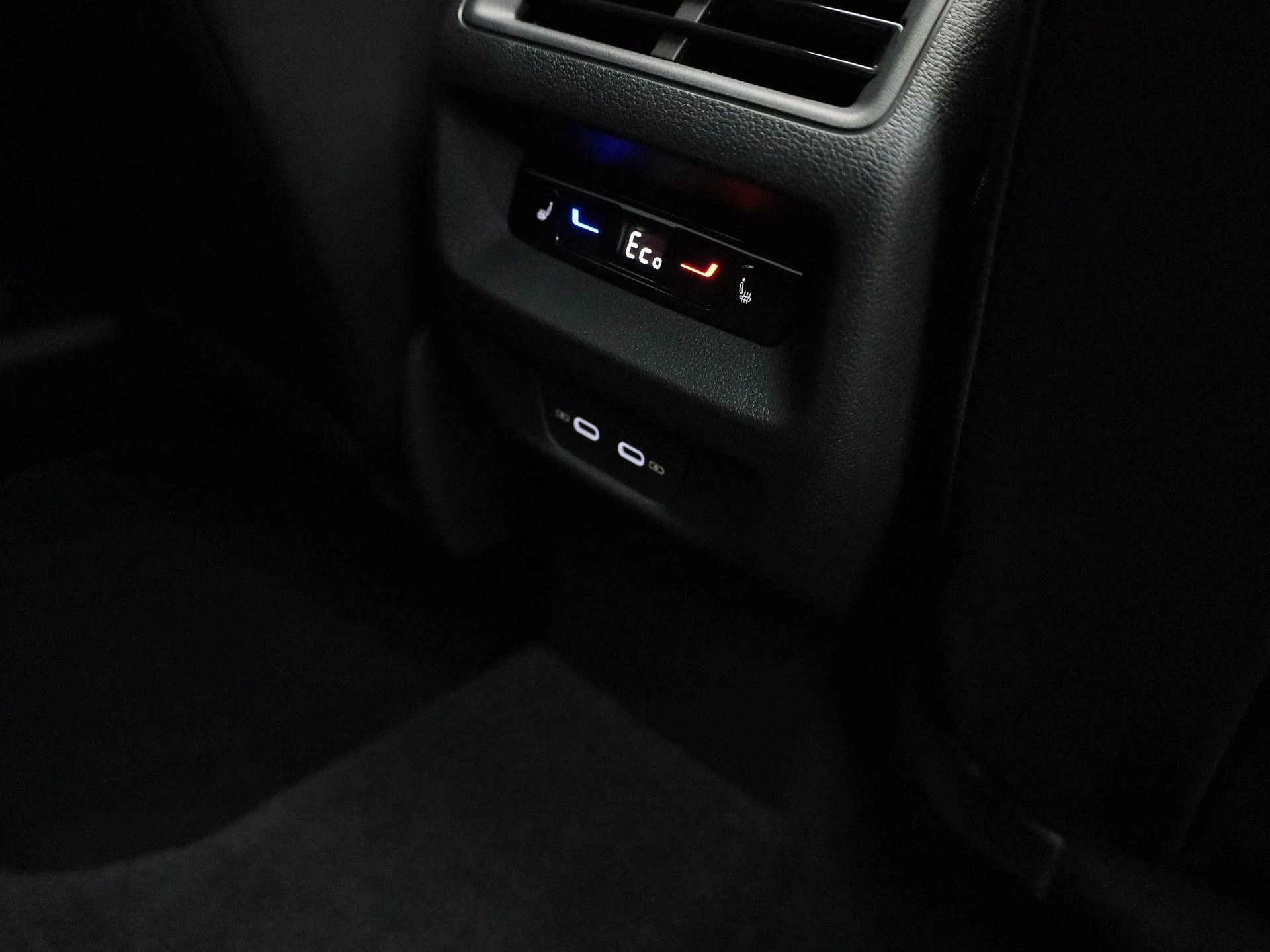 Volkswagen-Tiguan-image-43