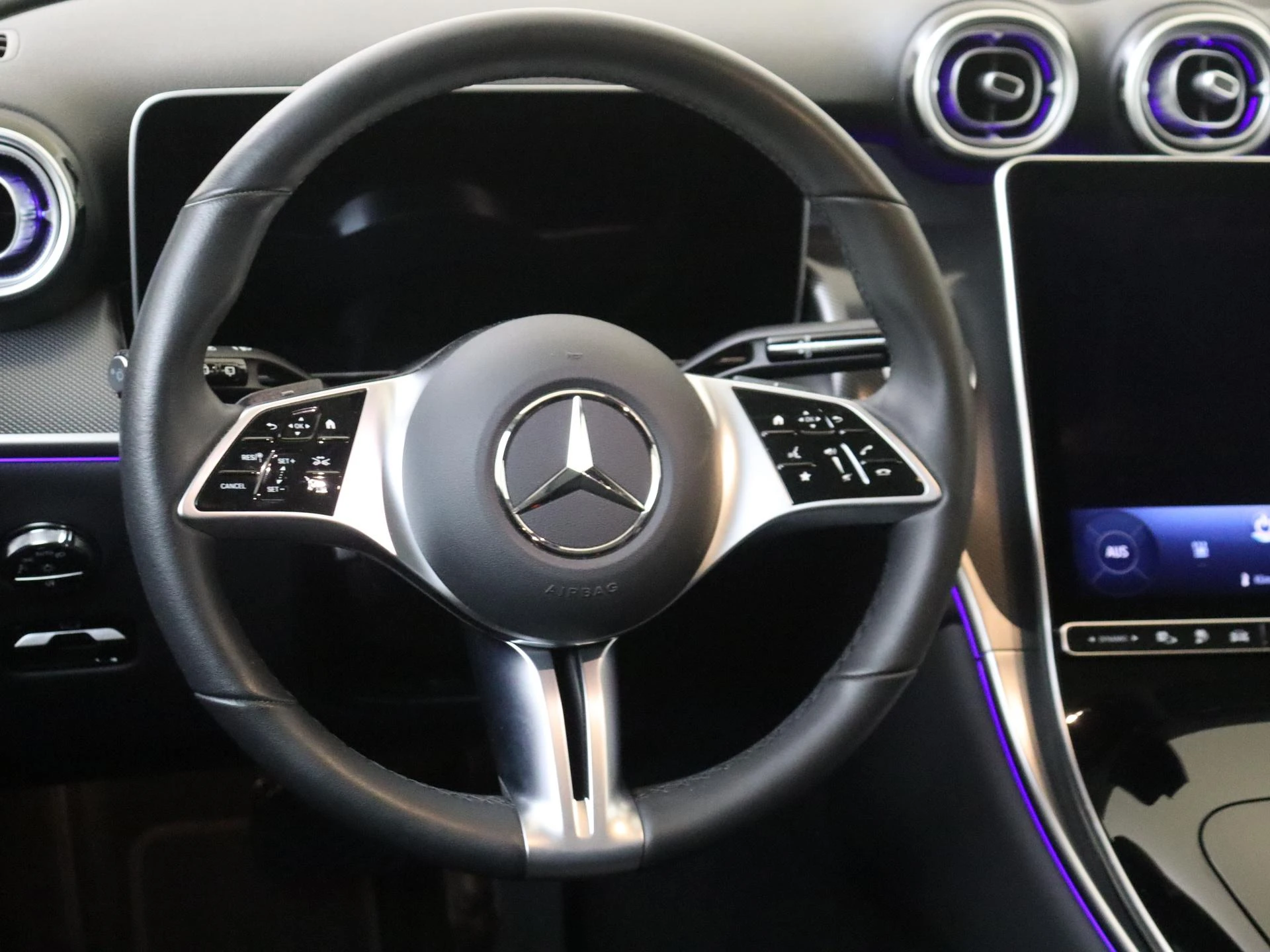 Mercedes-Benz-GLC-image-9
