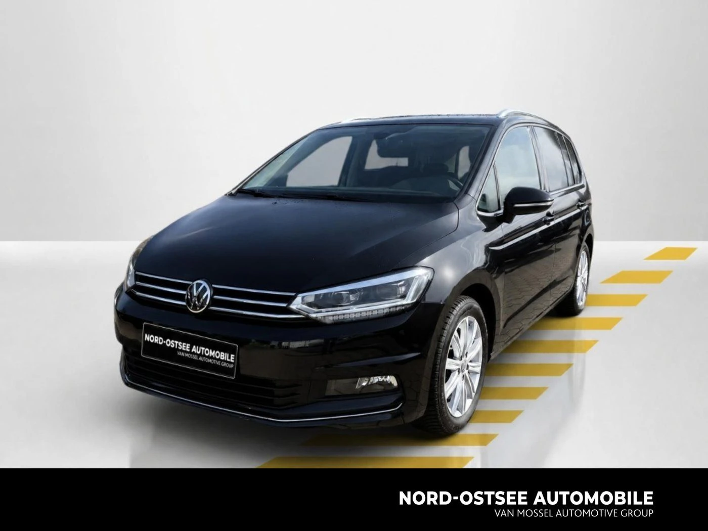 Volkswagen-Touran-image-0
