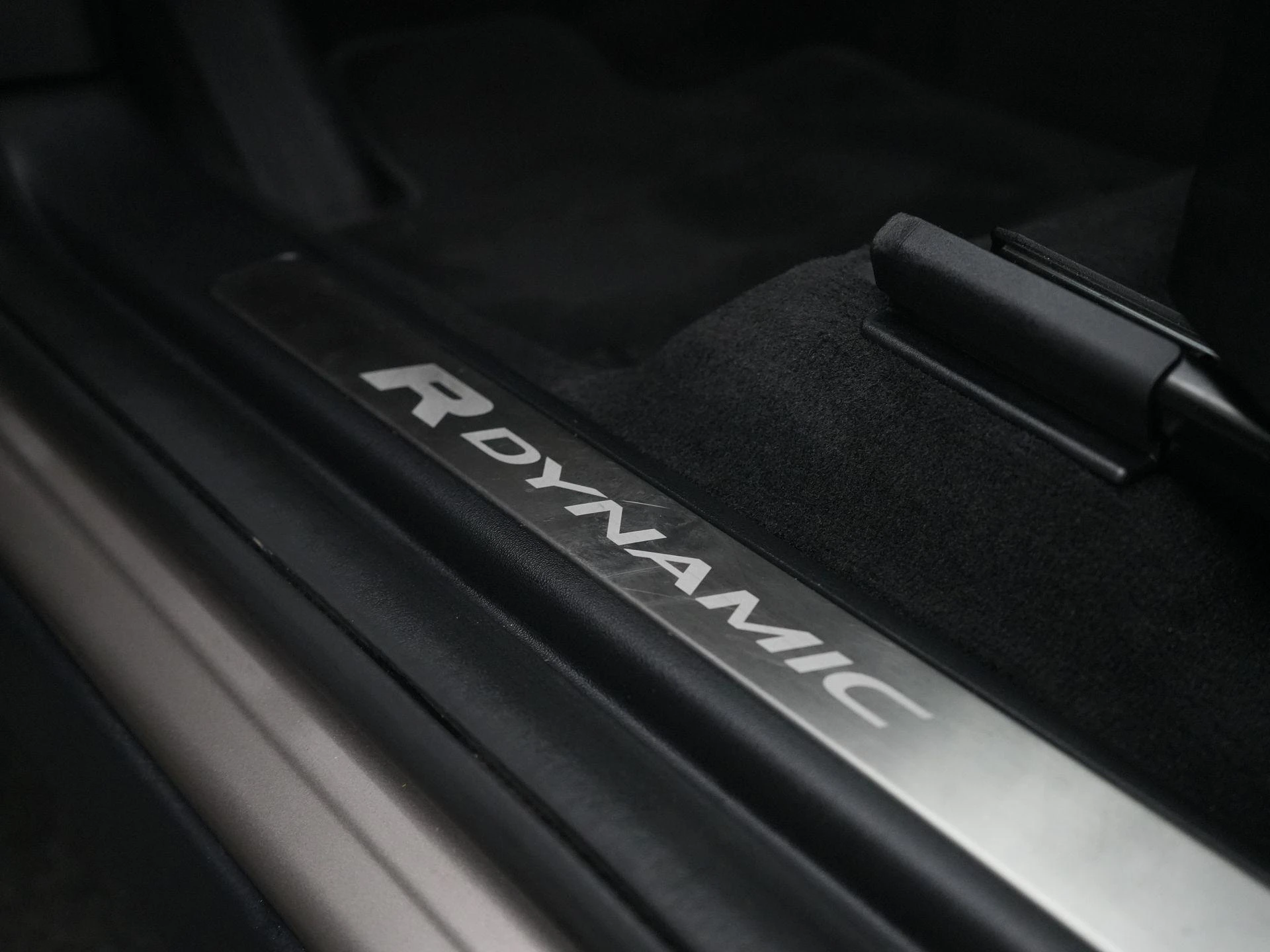 Land Rover-Discovery Sport-image-31