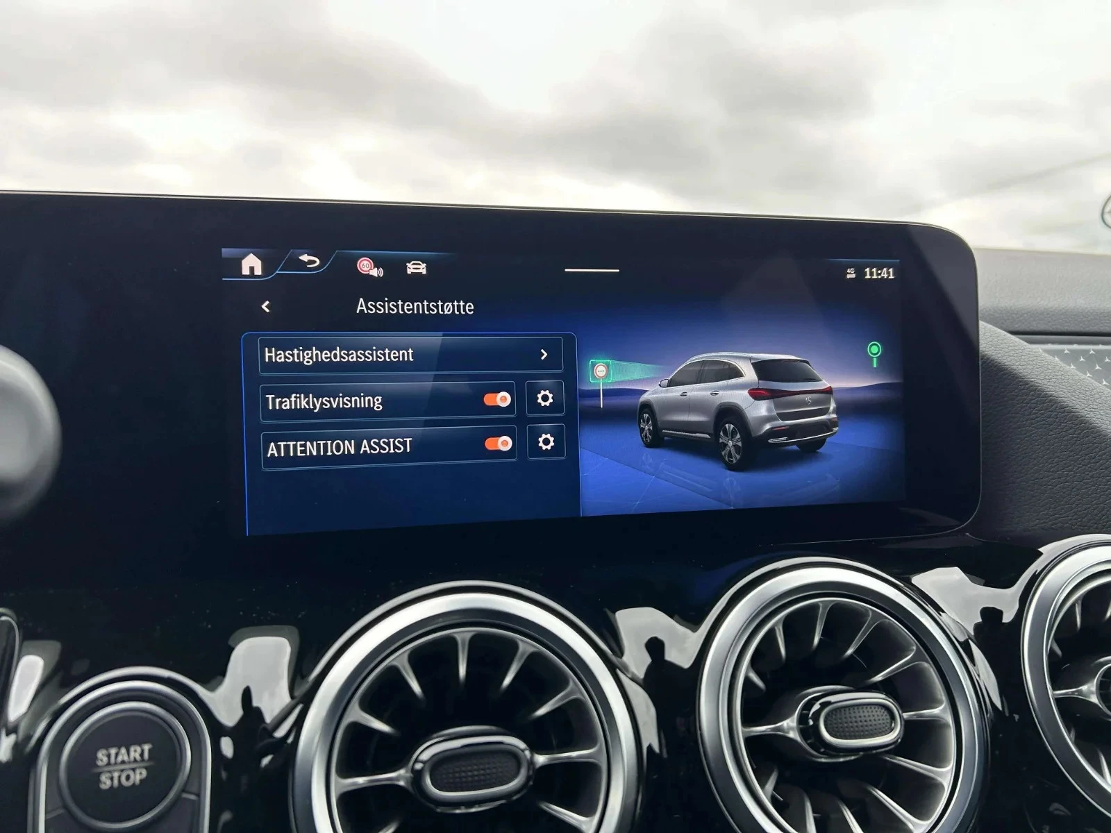 Mercedes-Benz-EQA-image-19