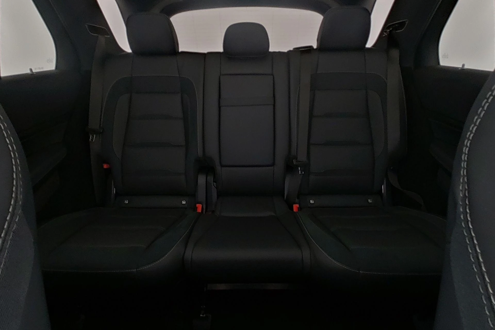 Mercedes-Benz-GLE-image-16