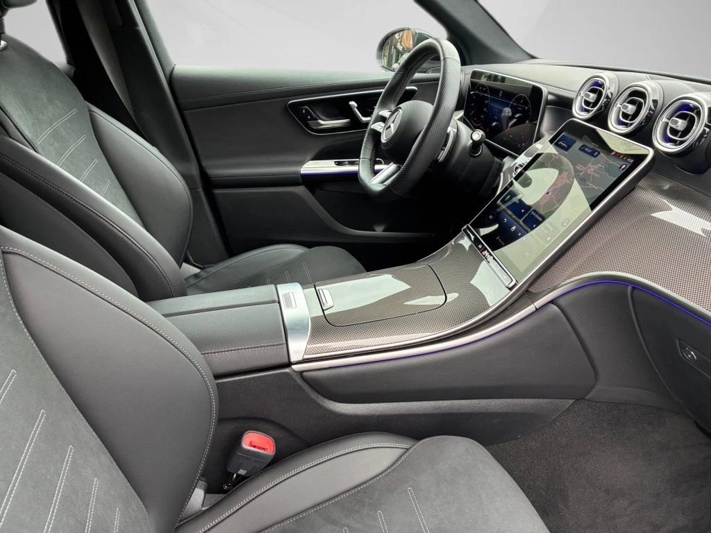 Mercedes-Benz-GLC 300 d-image-15