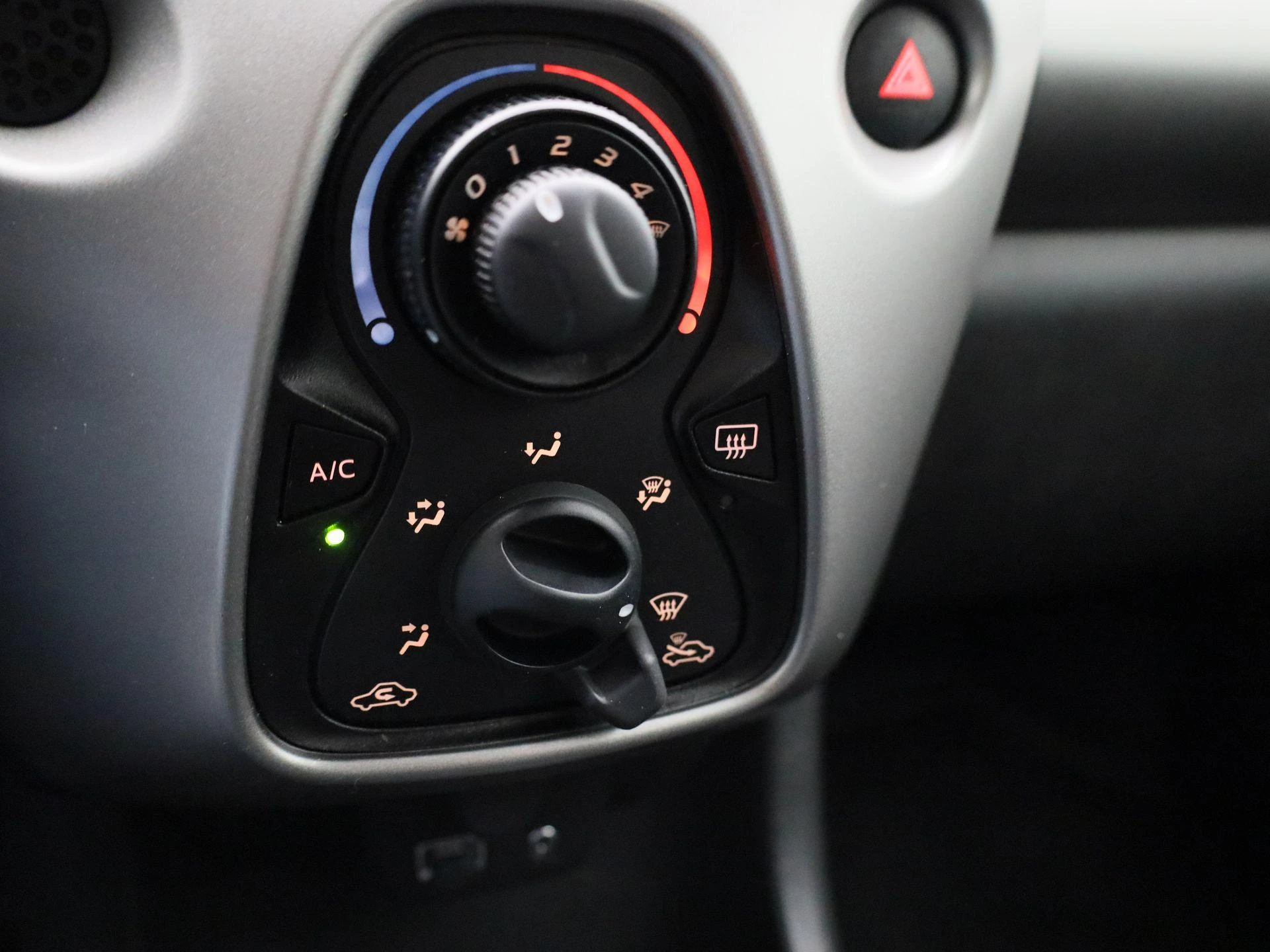 Peugeot-108-image-19