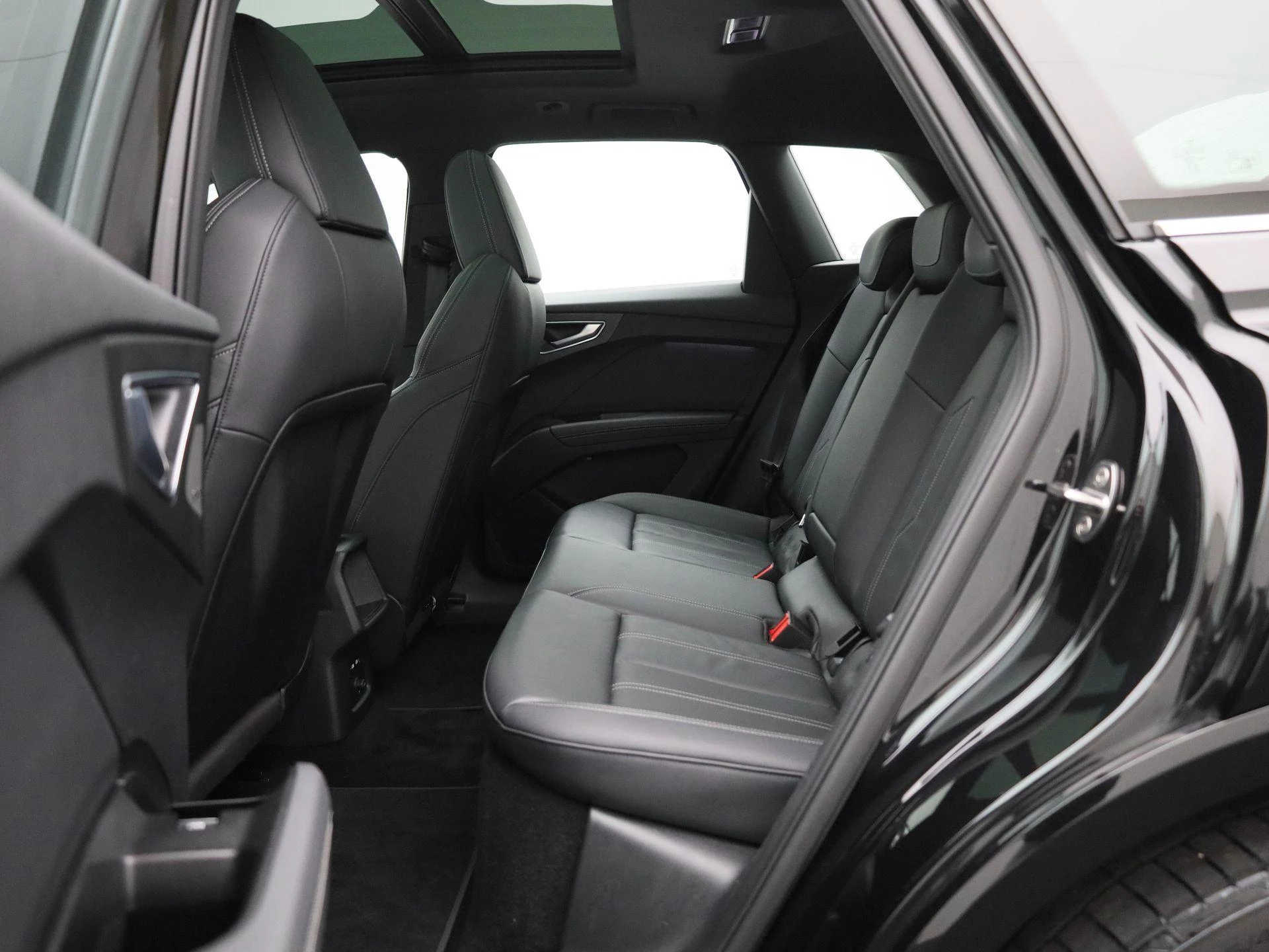 Audi-Q4 e-tron-image-11