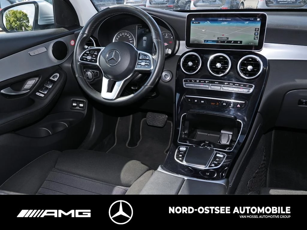 Mercedes-Benz GLC 300 d 4M AHK PANO MULTIBEAM KAMERA 9G NAVI