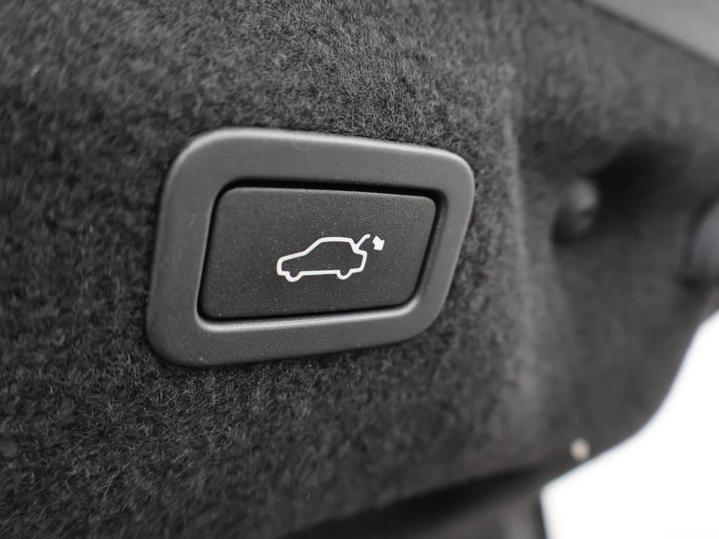 Jaguar XE XE-S 3.0 V6 Compresseur SUPERCHARGED *LEDER*BLACK PACK*NAVI*BLTH*CRUISE*CAMERA*...
