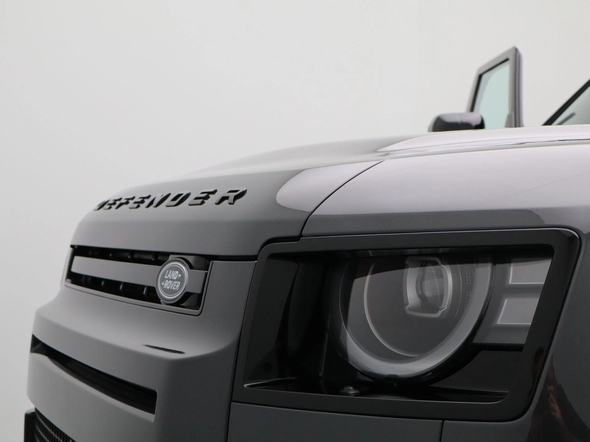 Land Rover-Defender-image-16
