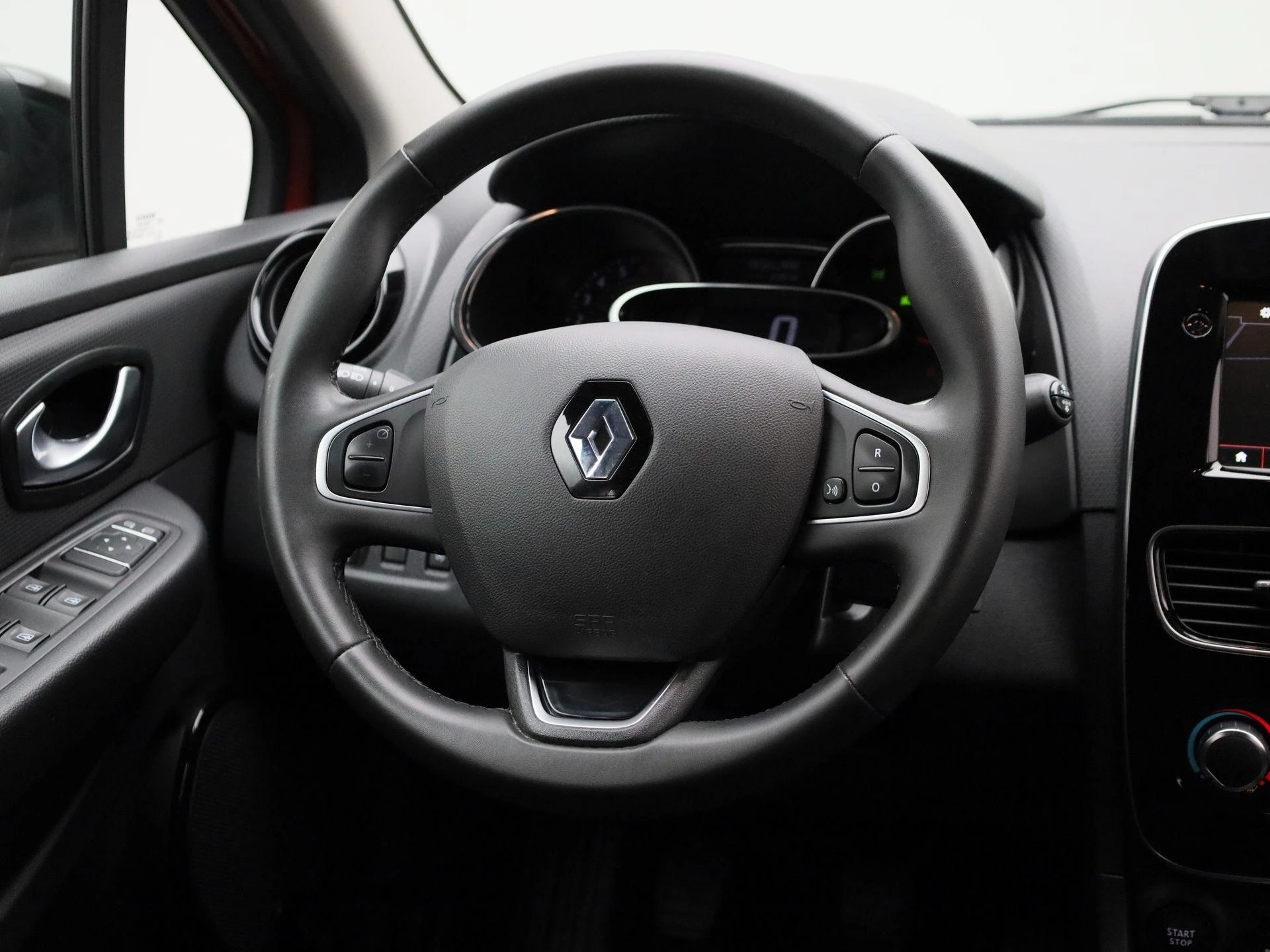 Renault-Clio-image-9