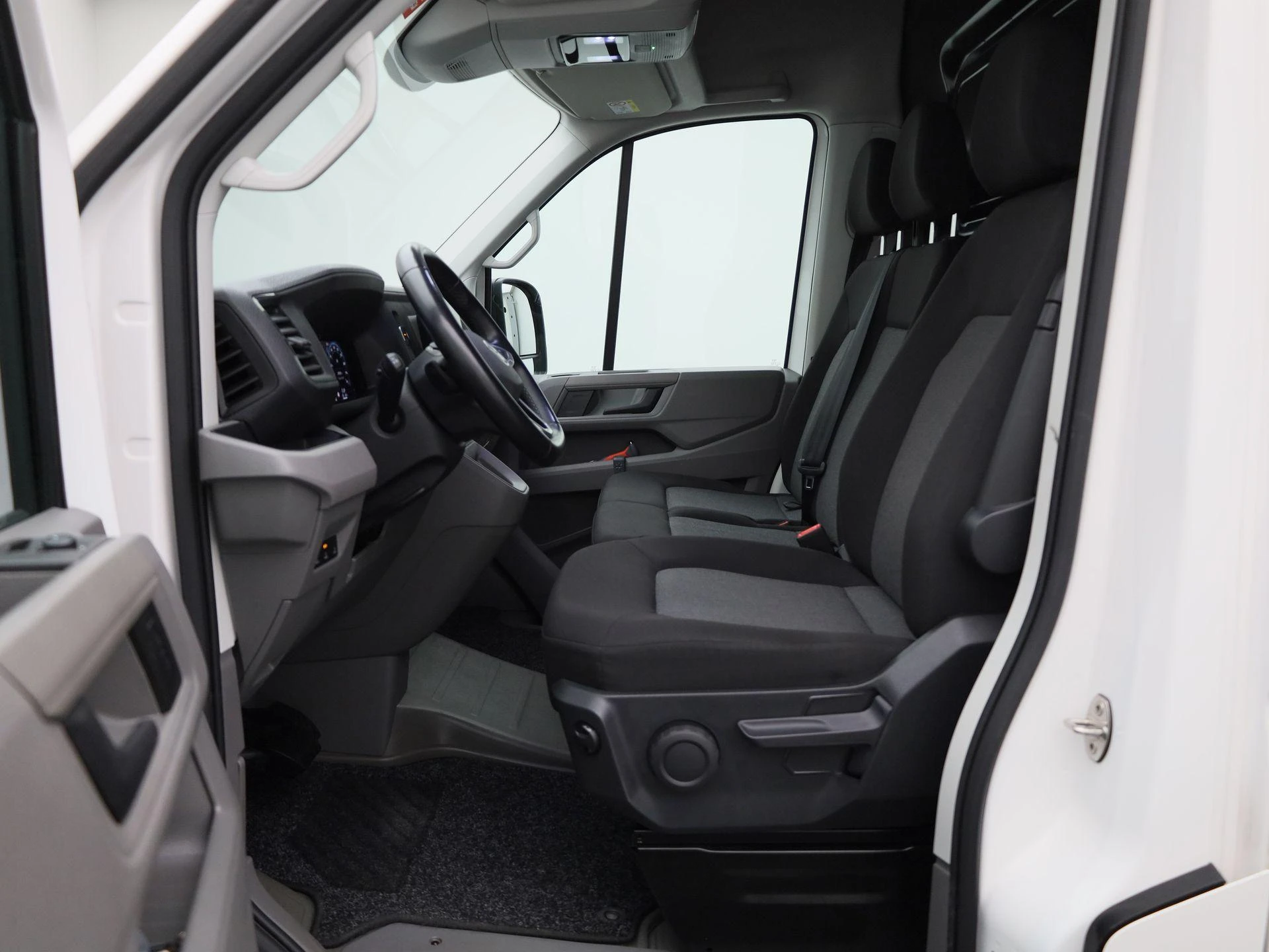 Volkswagen-Crafter-image-10