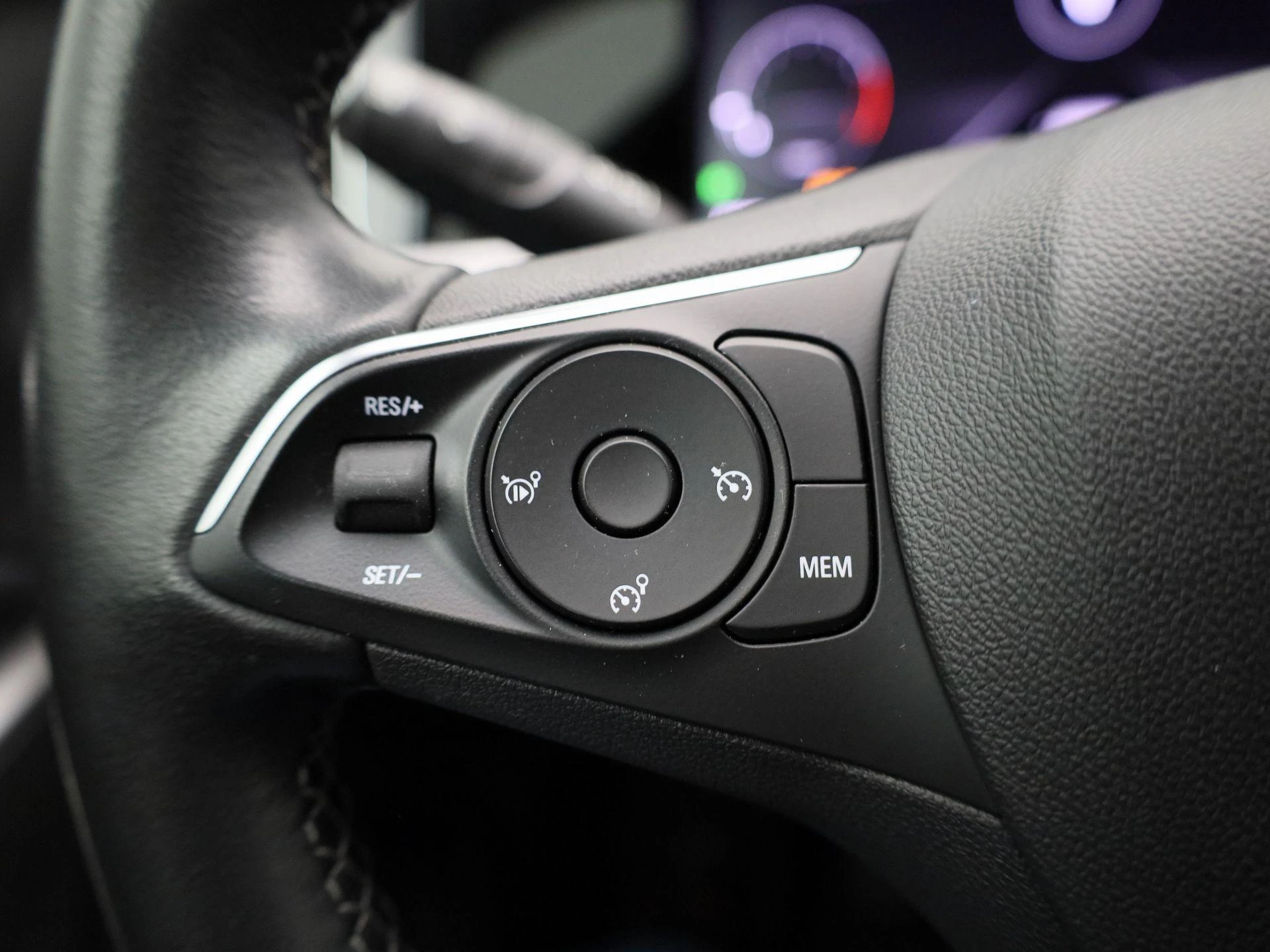 Opel-Grandland-image-16