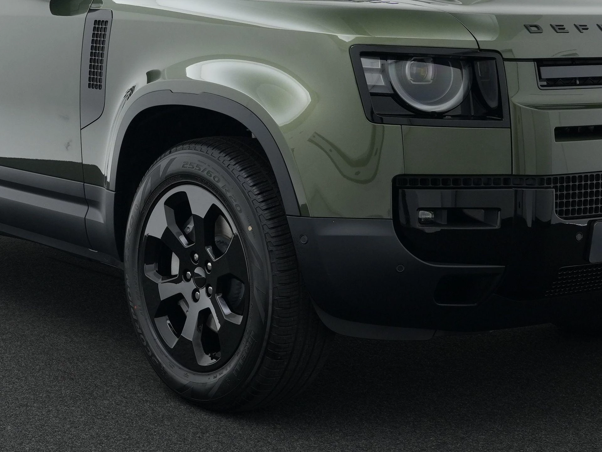 Land Rover-Defender-image-11