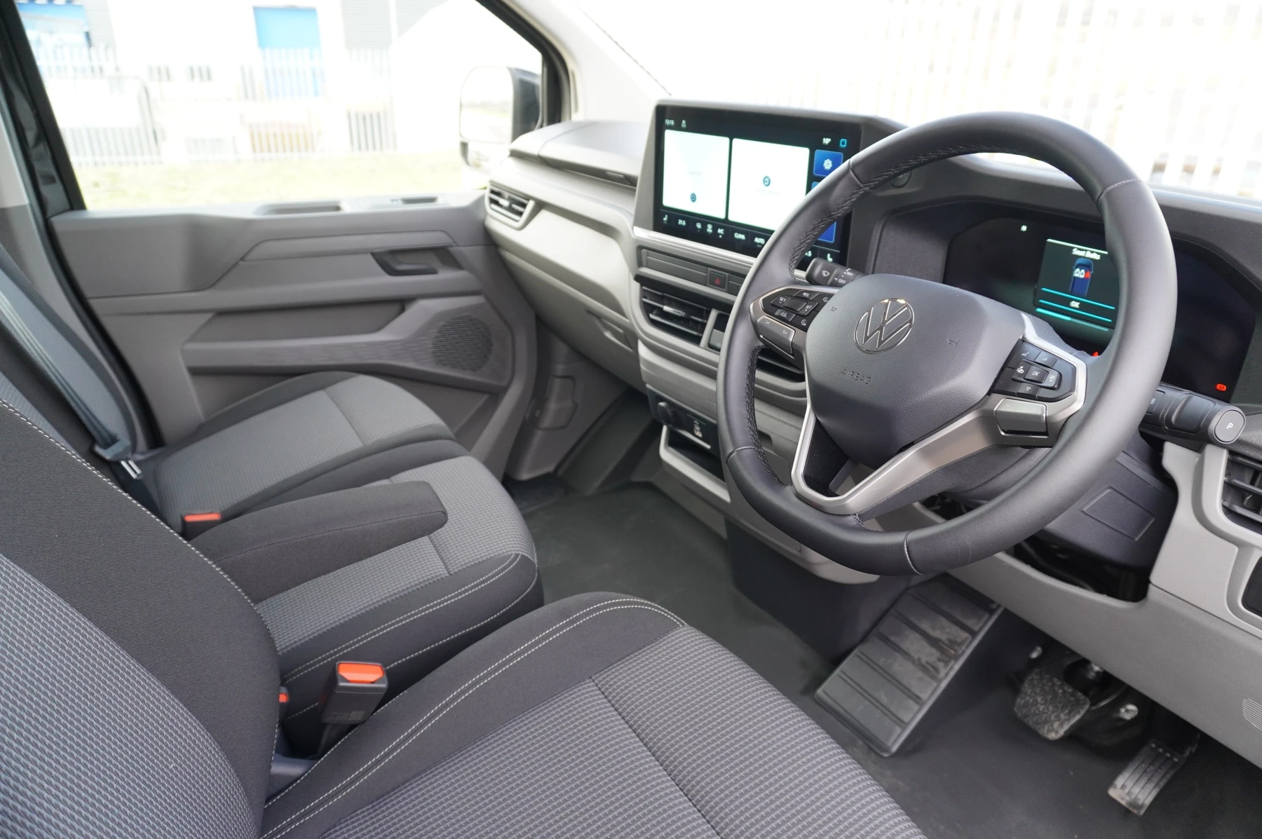 Volkswagen-Transporter-image-5