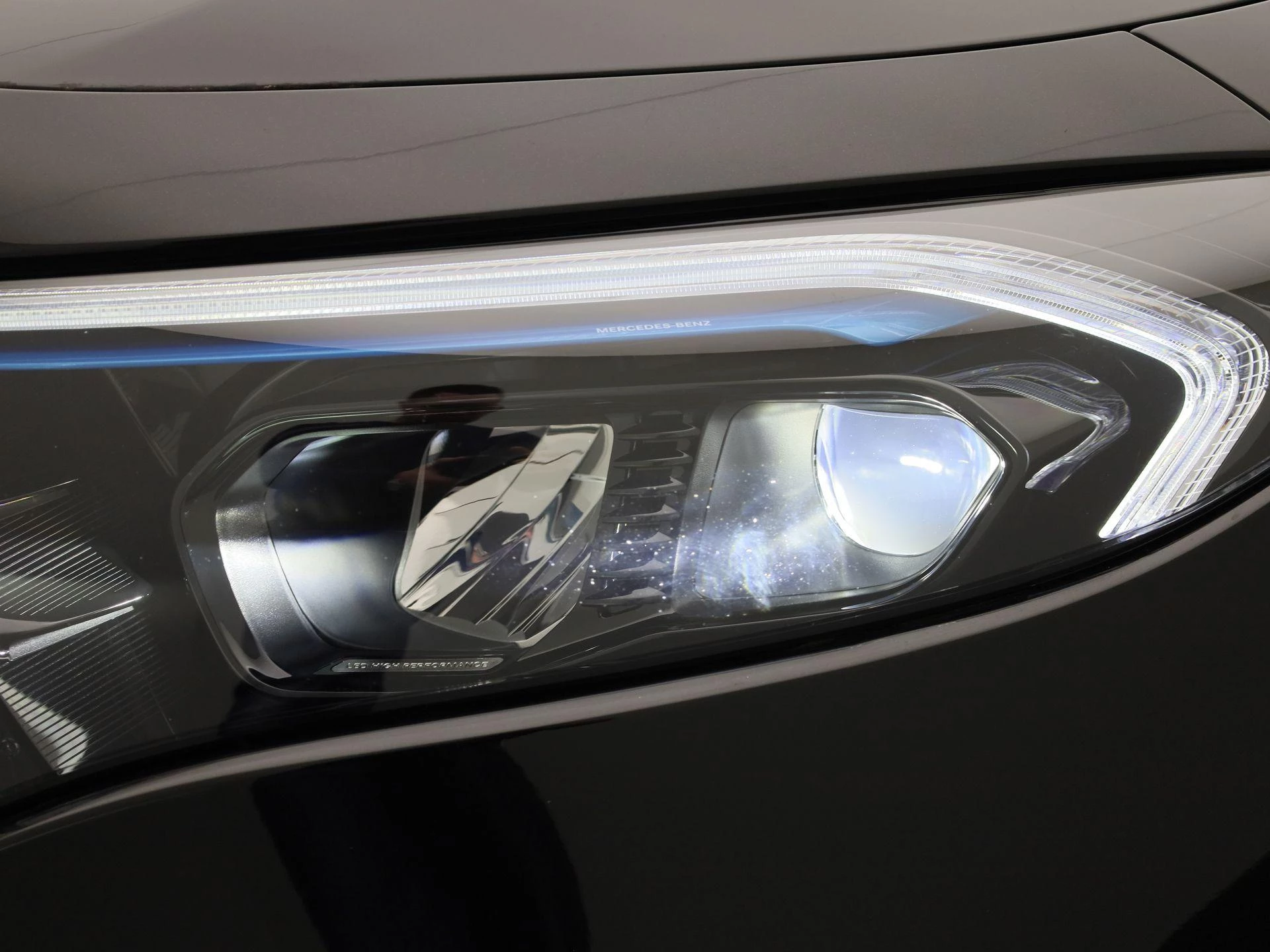 Mercedes-Benz-EQB-image-13