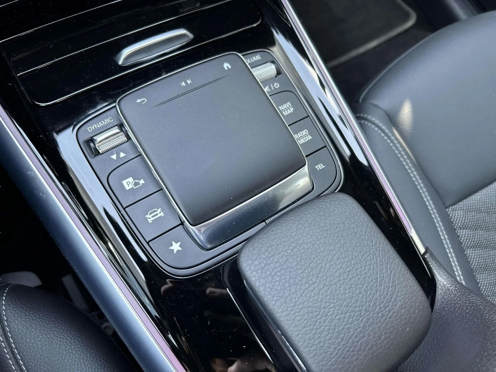 Mercedes-Benz-EQA-image-13
