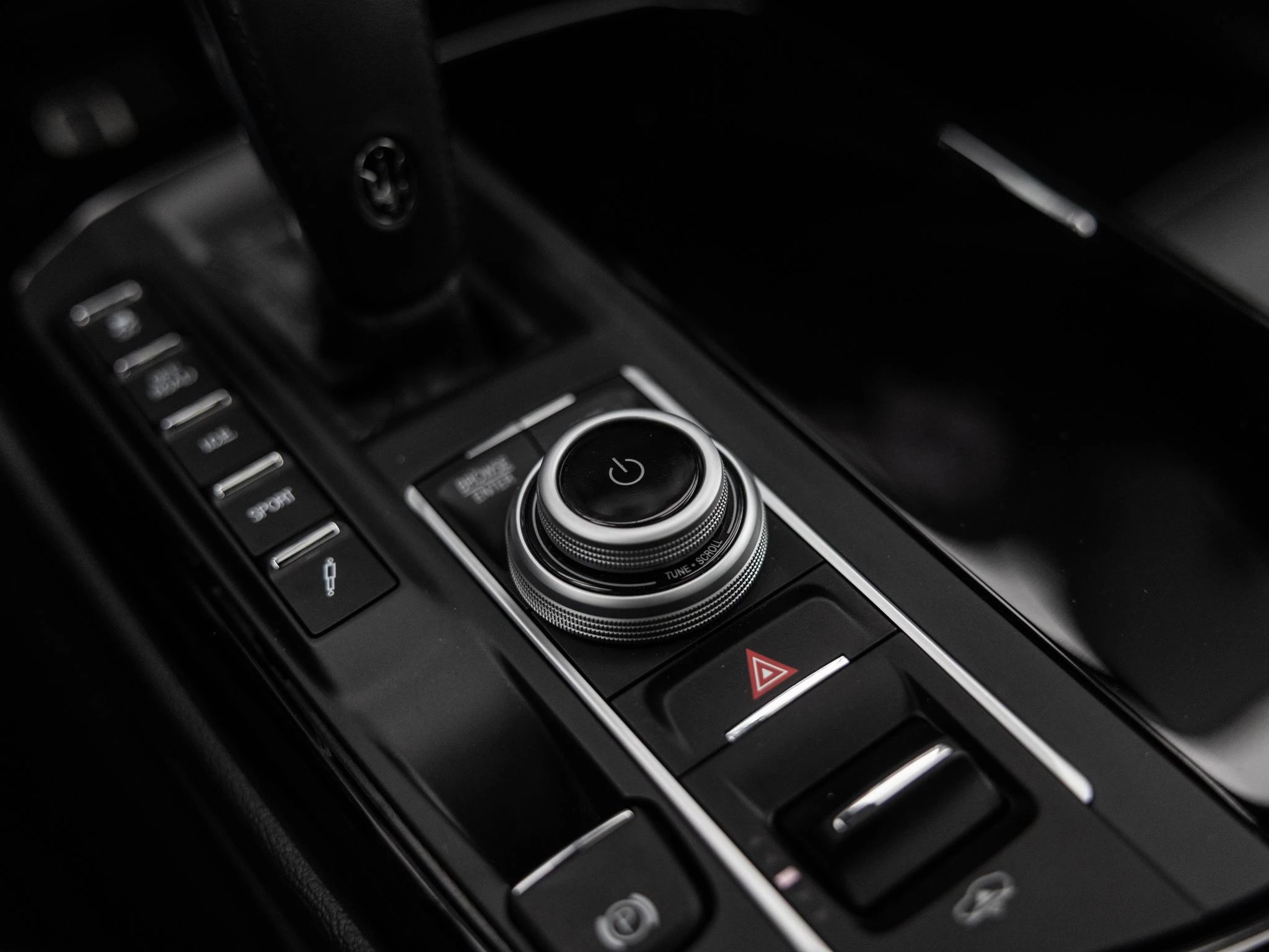 Maserati-Levante-image-55