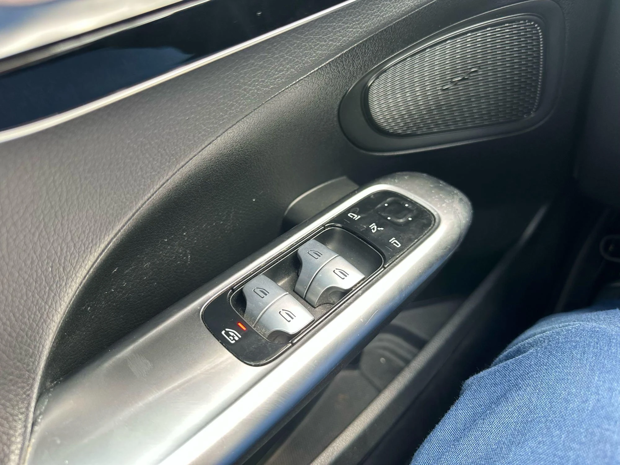 Mercedes-Benz-C-Klasse-image-15