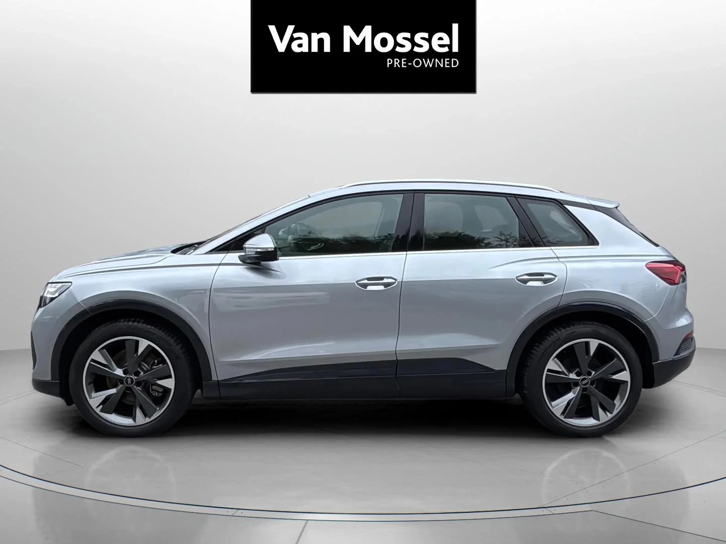 Audi-Q4 e-tron-image-1