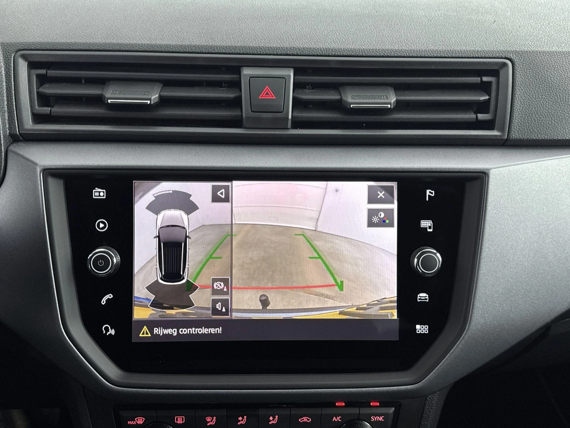 SEAT-Arona-image-10