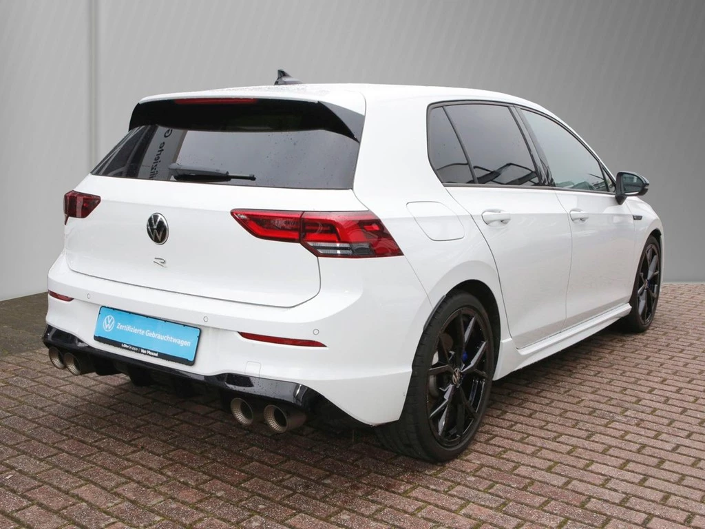 Volkswagen-Golf-image-4