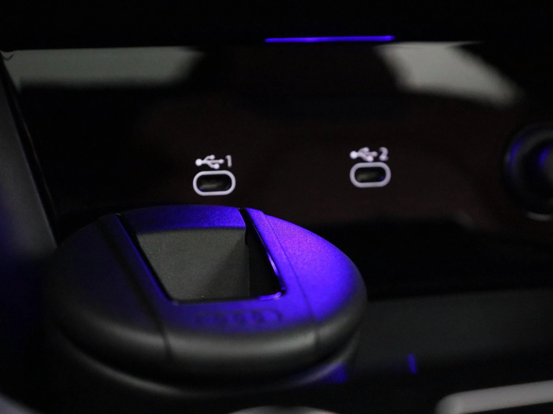 Audi-Q6 e-tron-image-29