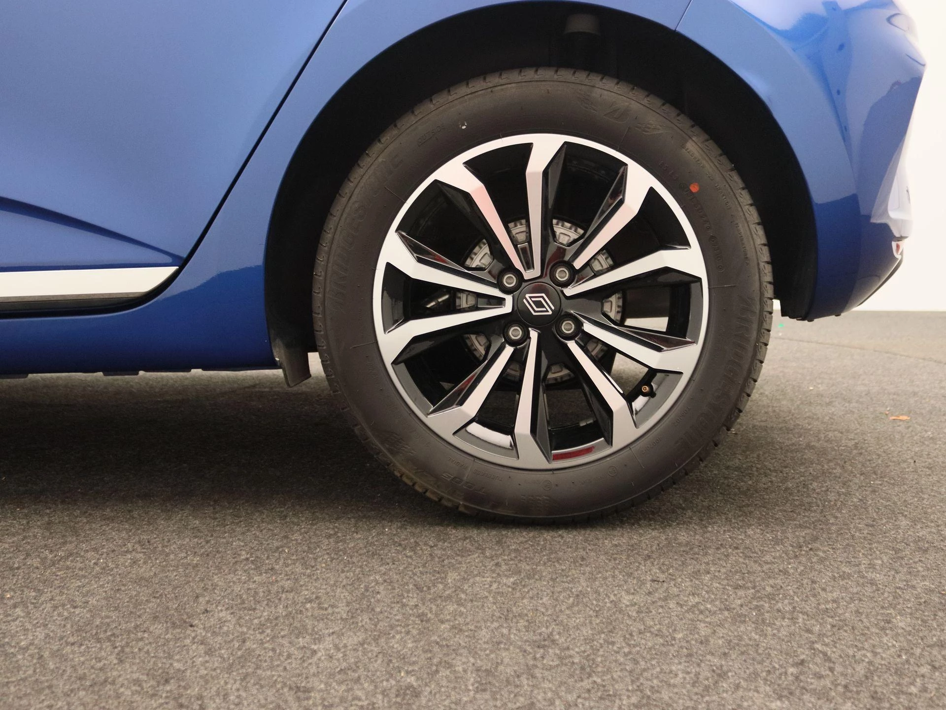 Renault-Clio-image-13