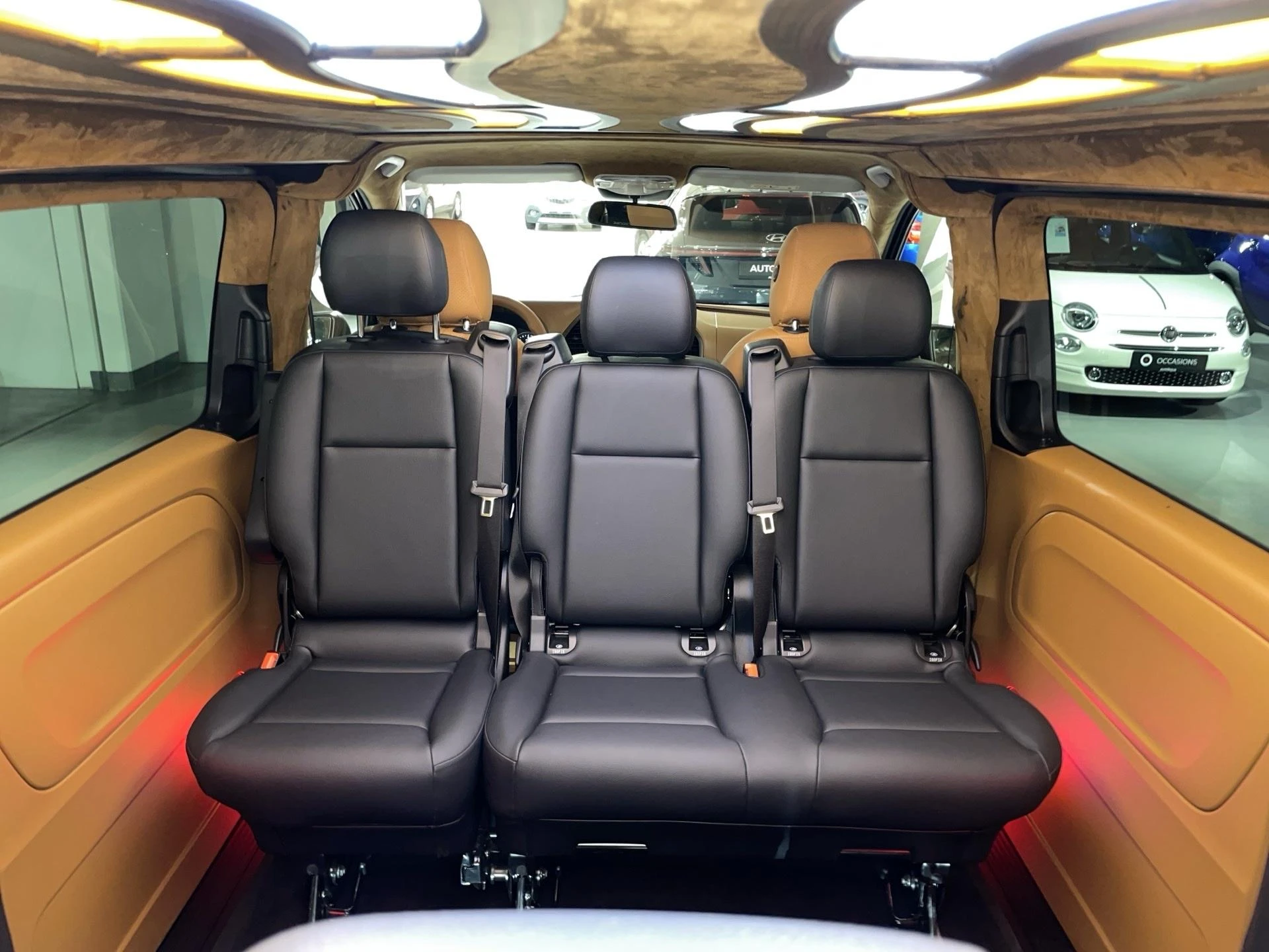 Mercedes-Benz-Vito-image-13