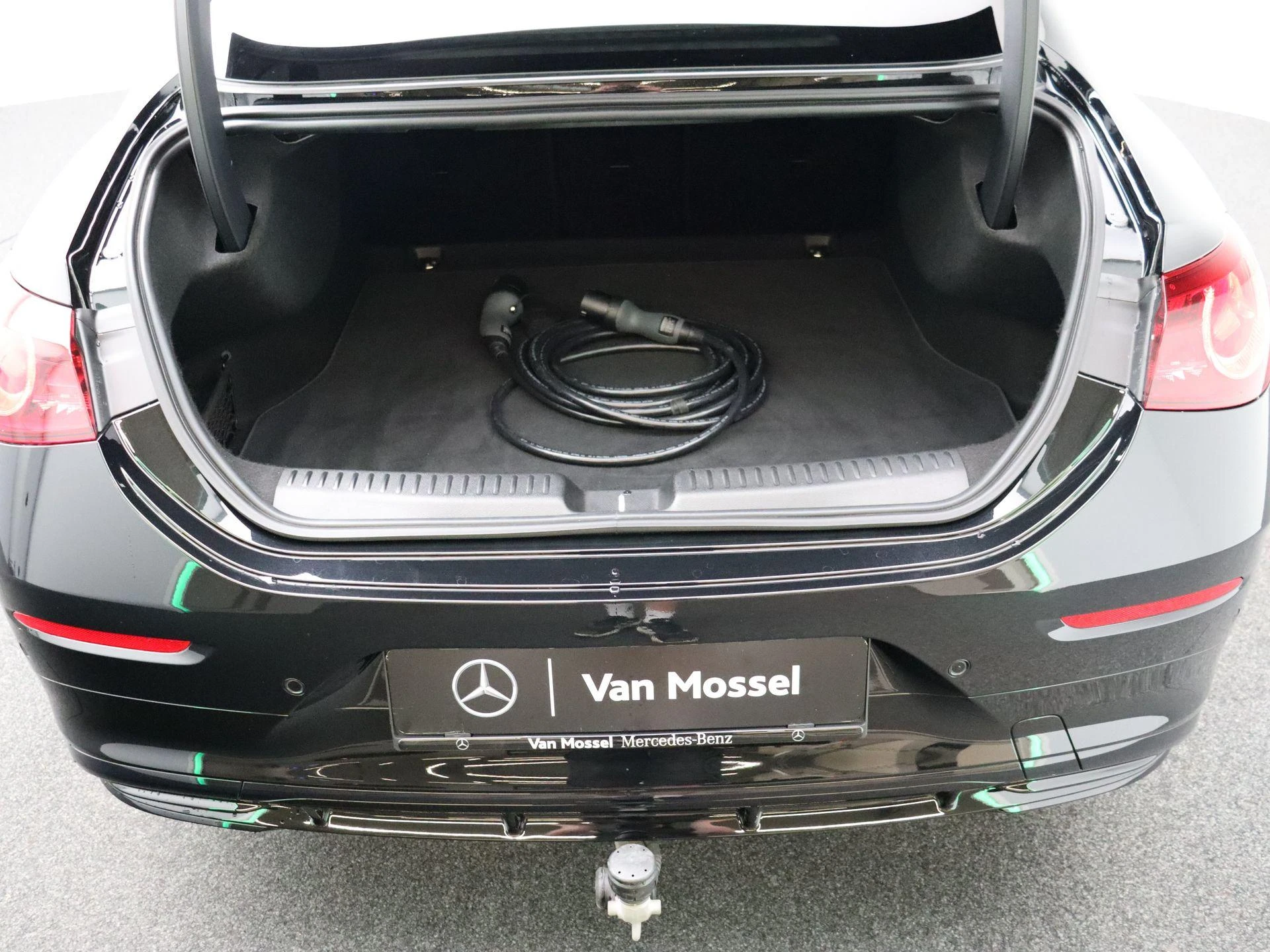Mercedes-Benz-CLA-image-27