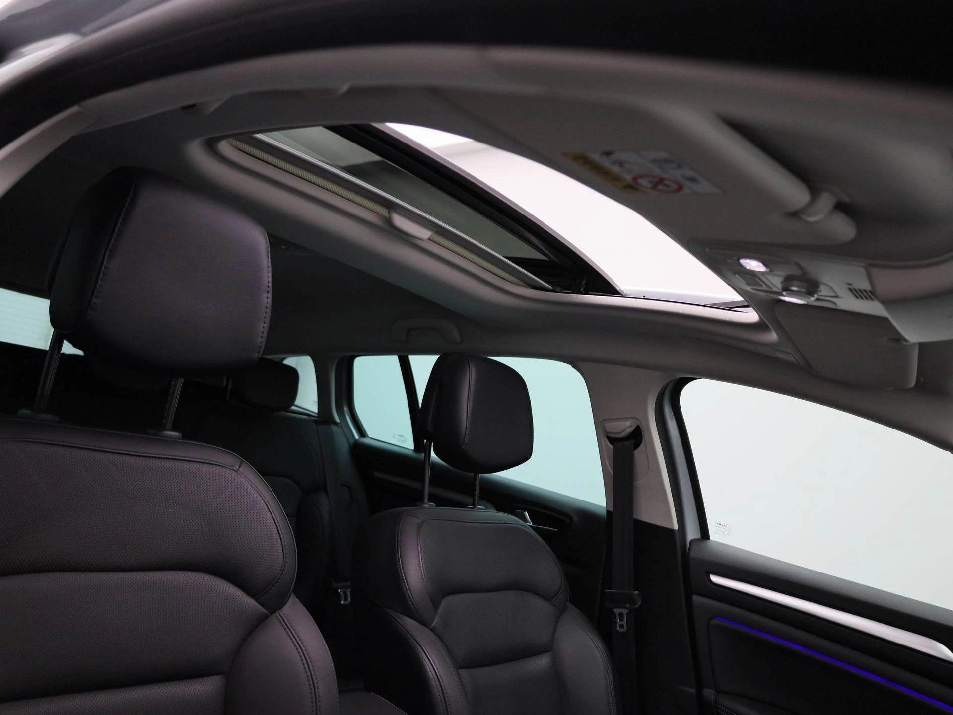 Renault-Megane E-Tech-image-41