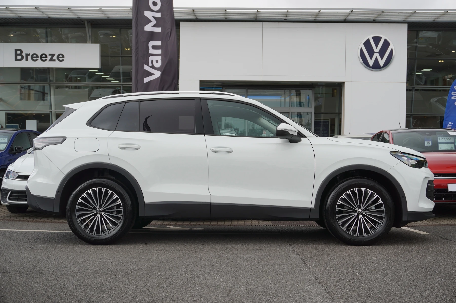 Volkswagen-Tiguan-image-3
