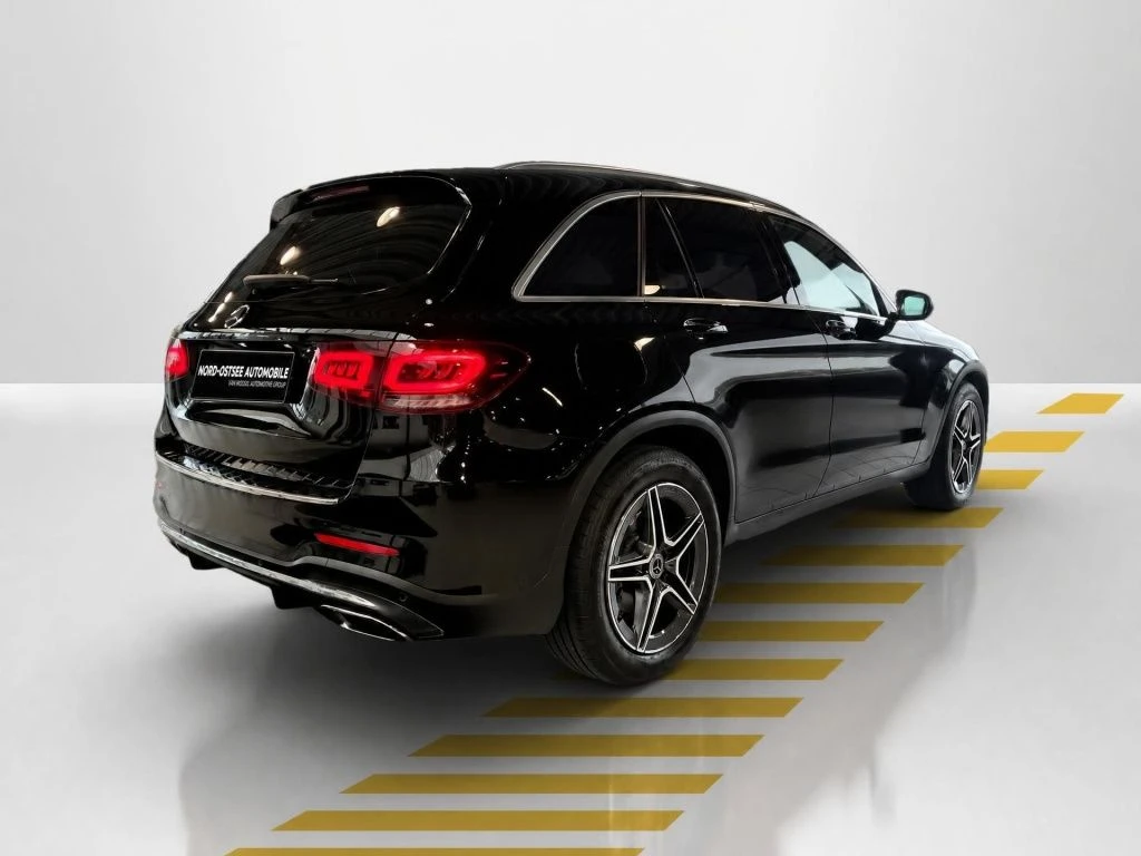Mercedes-Benz-GLC 300 d-image-14