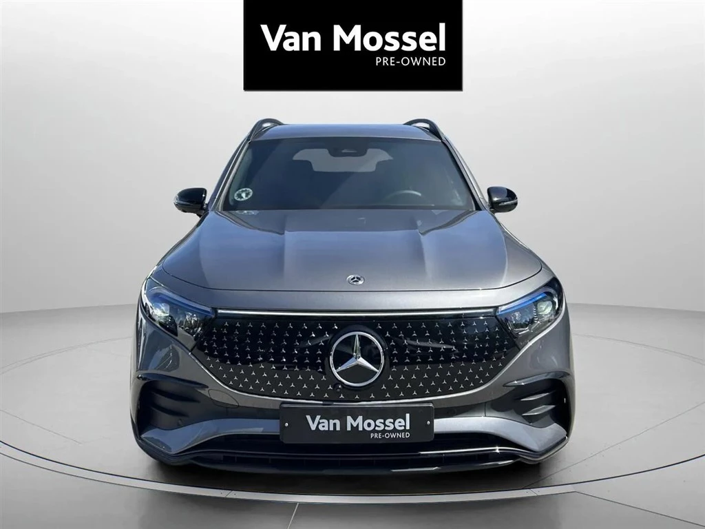 Mercedes-Benz-EQB-image-1