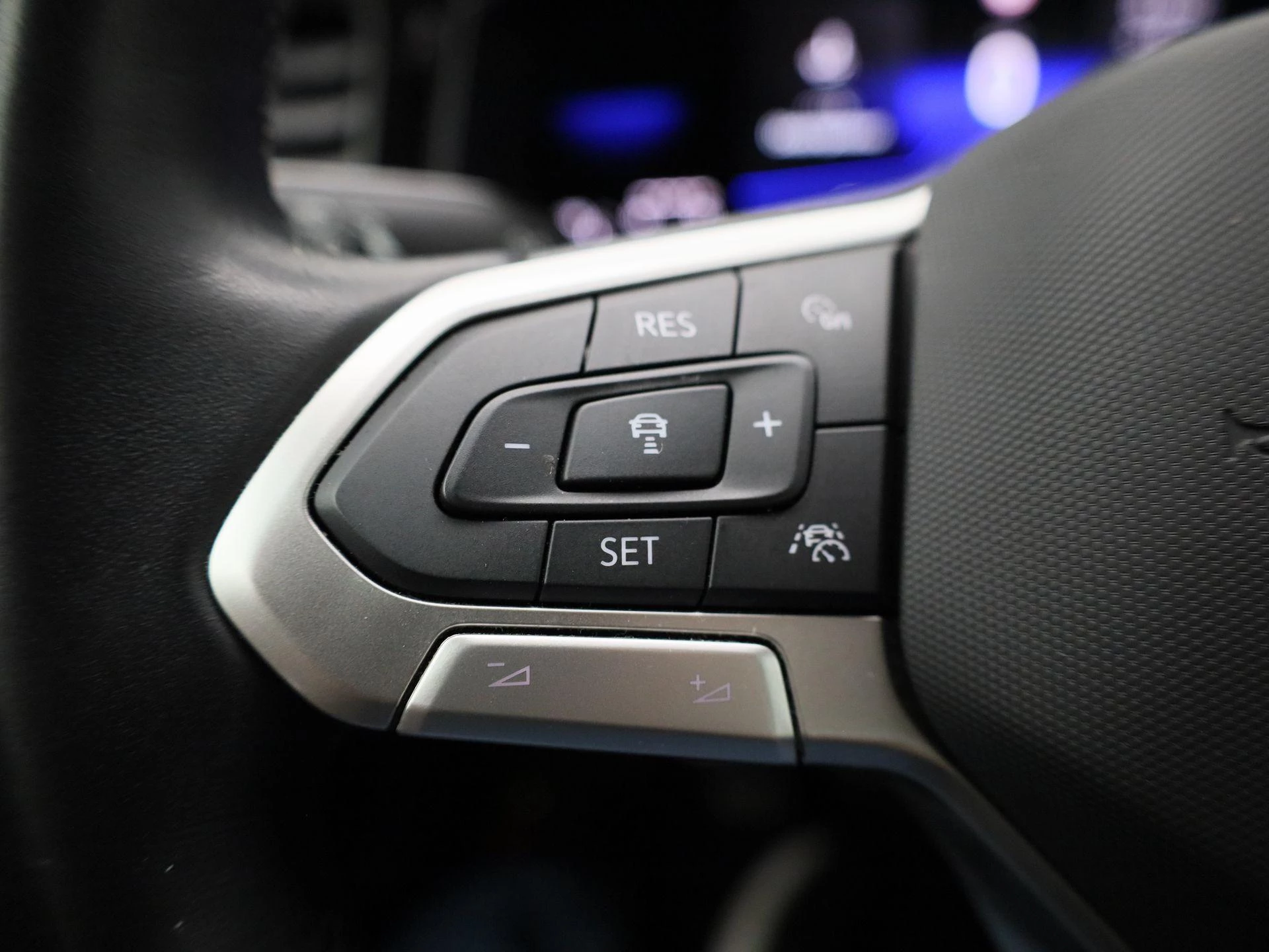 Volkswagen-Polo-image-19