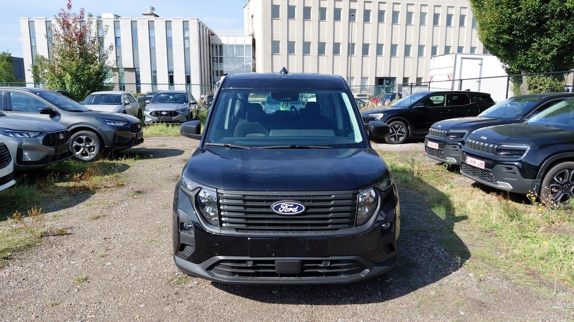 Ford-Tourneo Courier-image-1