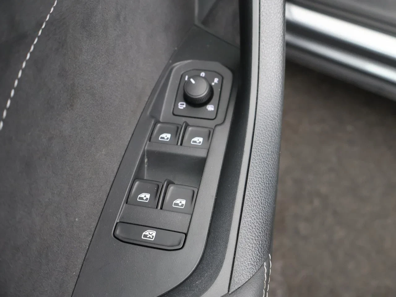 Škoda Kodiaq Kodiaq 2.0TSI 4x4 Sportline 190PK *AUTOMAAT*PANODAK*7 ZITPLAATSEN*TREKHAAK*LEDER*ALCANTARA*SPORTZETELS*CAMERA*CRUISE*PDC*...*