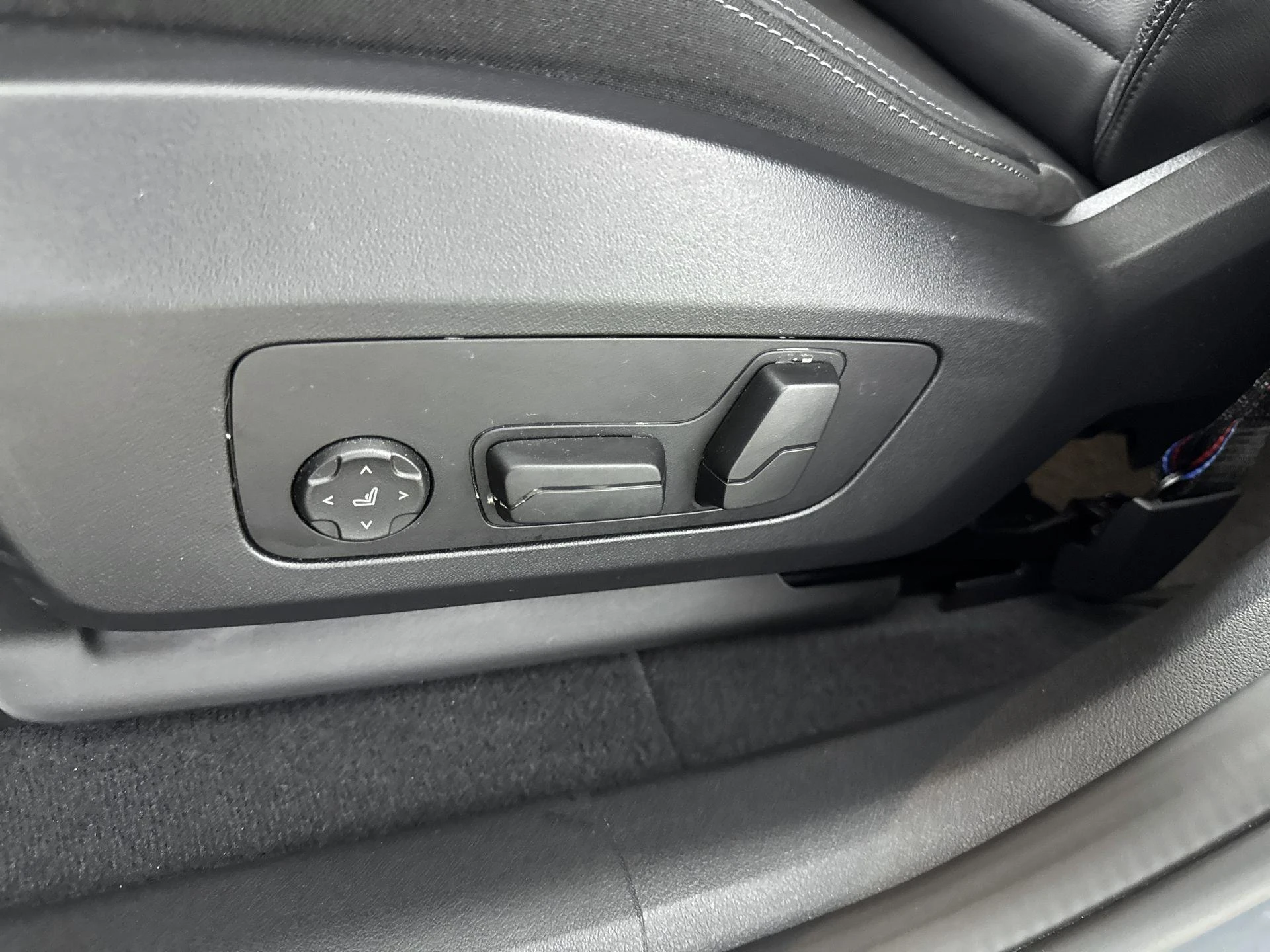 BMW-iX2-image-23