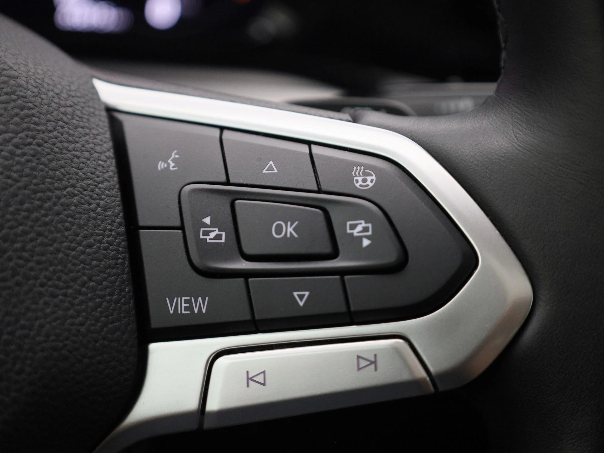 Volkswagen-Golf-image-24