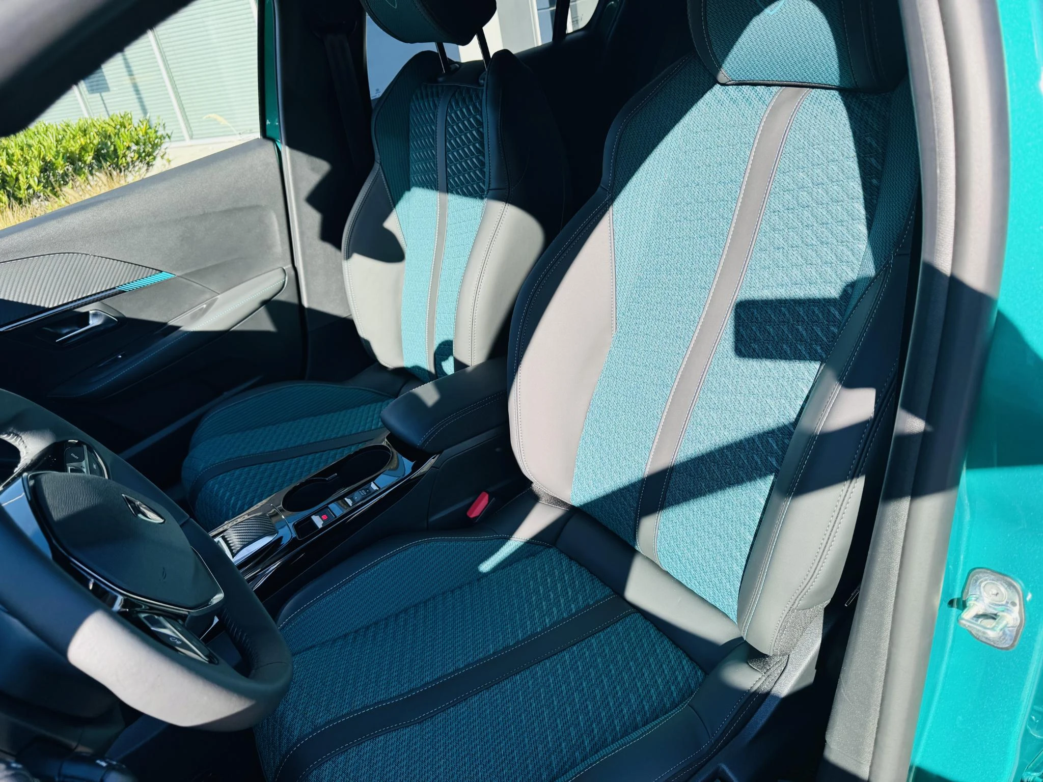 Peugeot-208-image-16