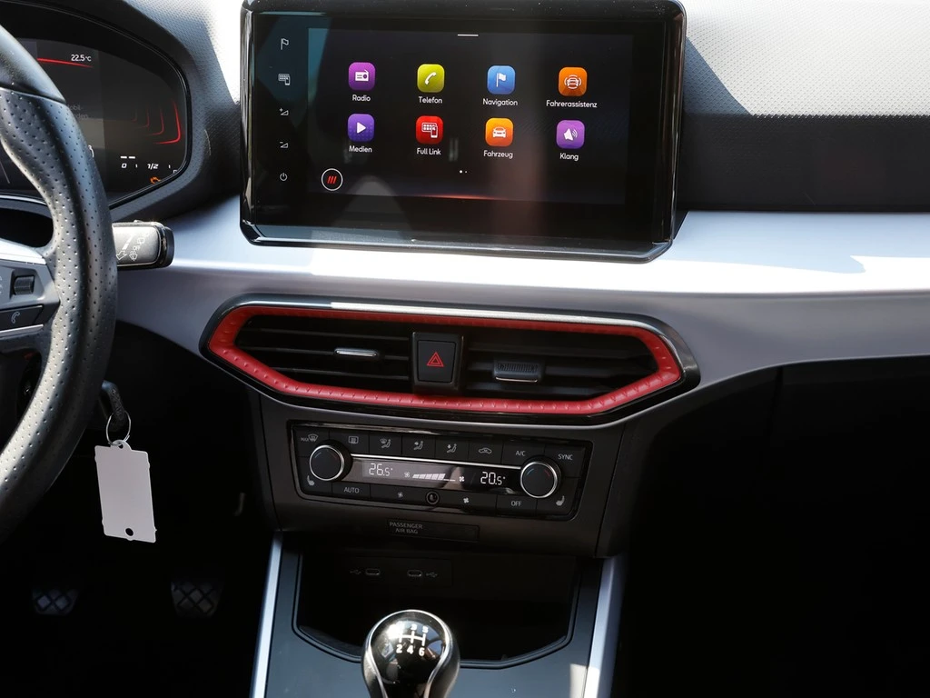 SEAT-Arona-image-11