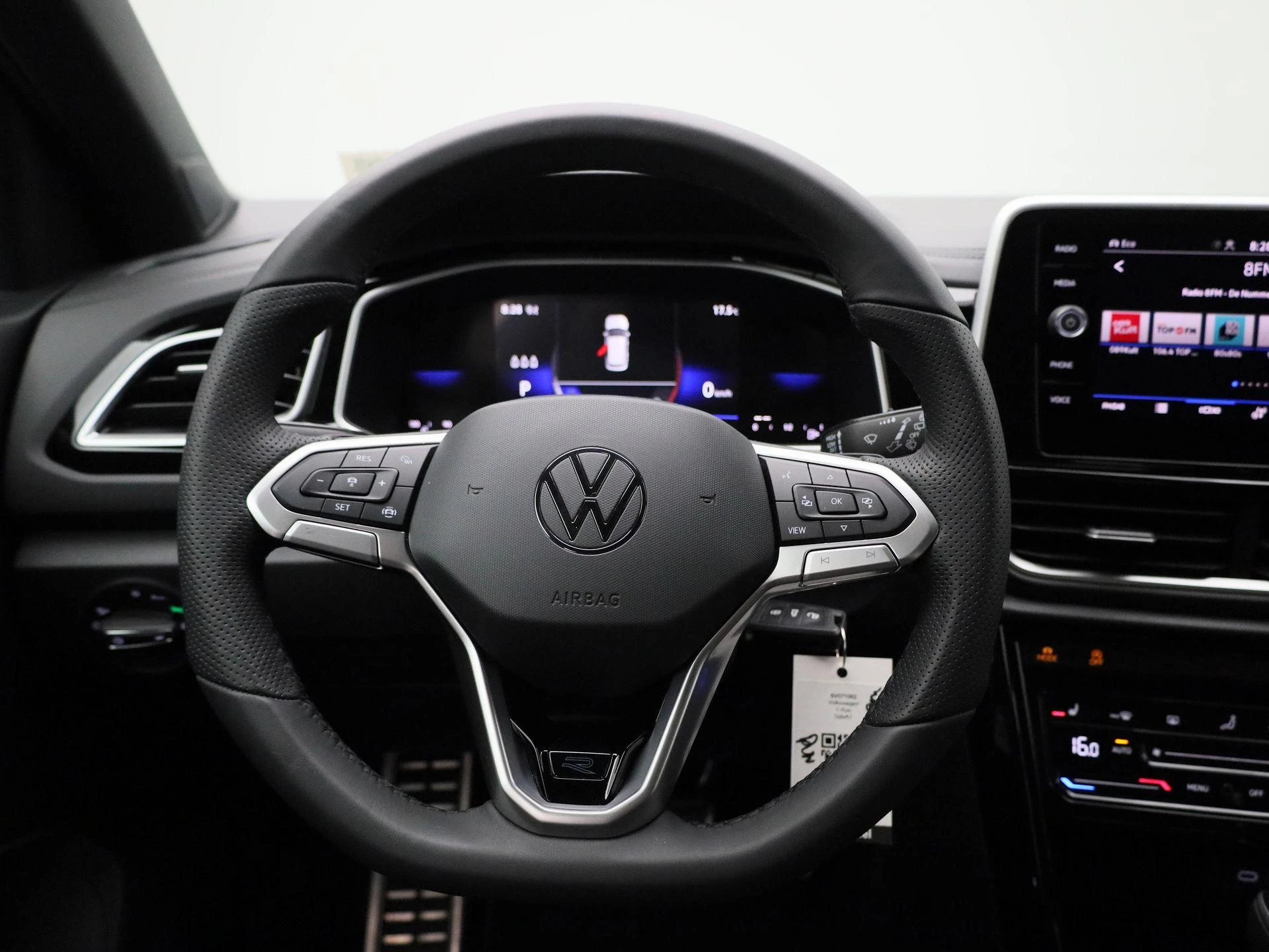 Volkswagen-T-Roc-image-6