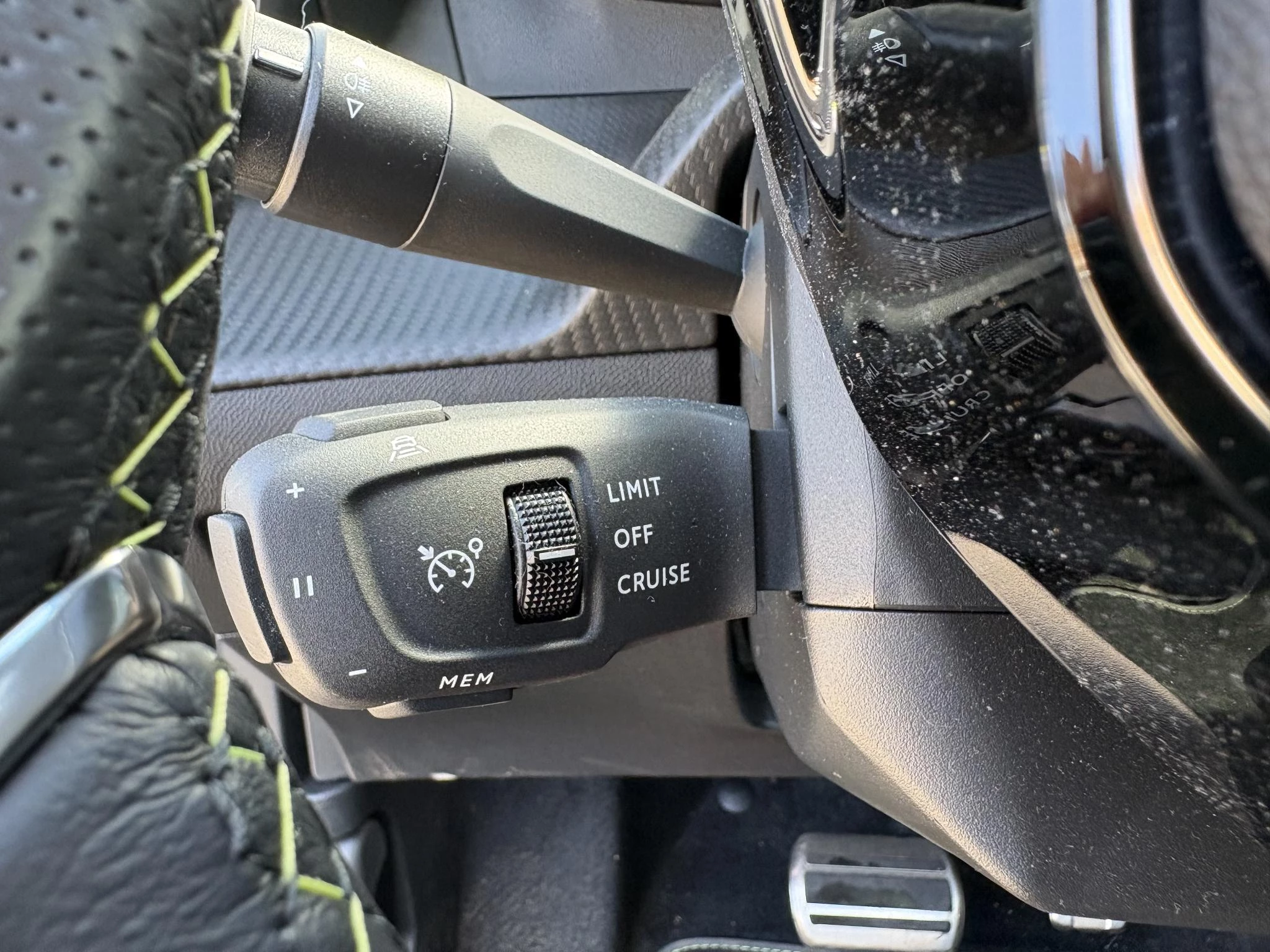 Peugeot-e-2008-image-10
